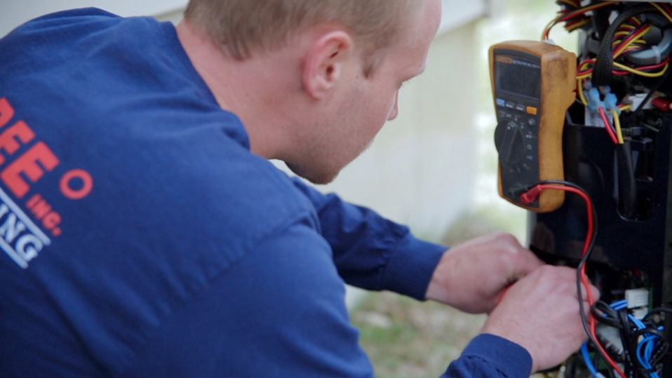 technician doing Scheduled Service