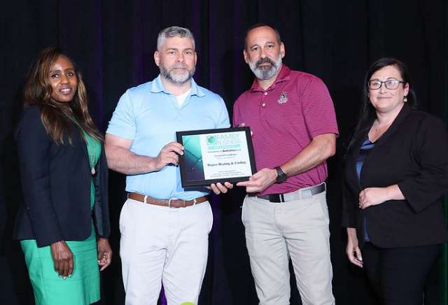 unnamed Receiving the Family Business Award